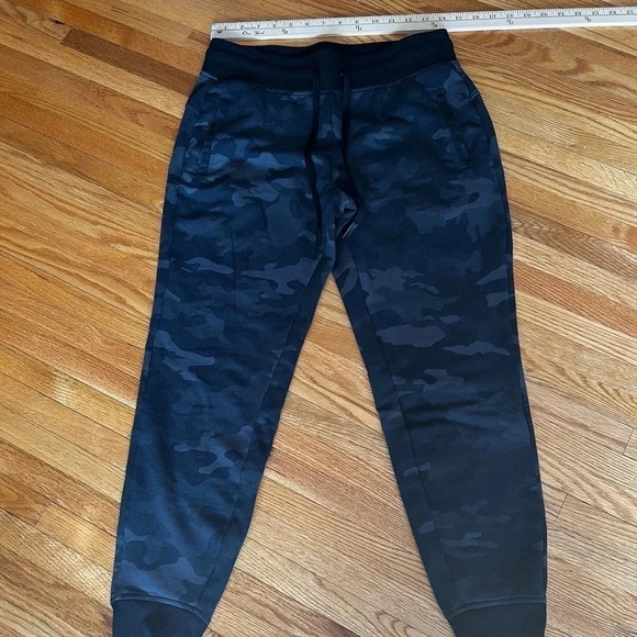 Athletic camouflage sweatpants - Picture 1 of 5